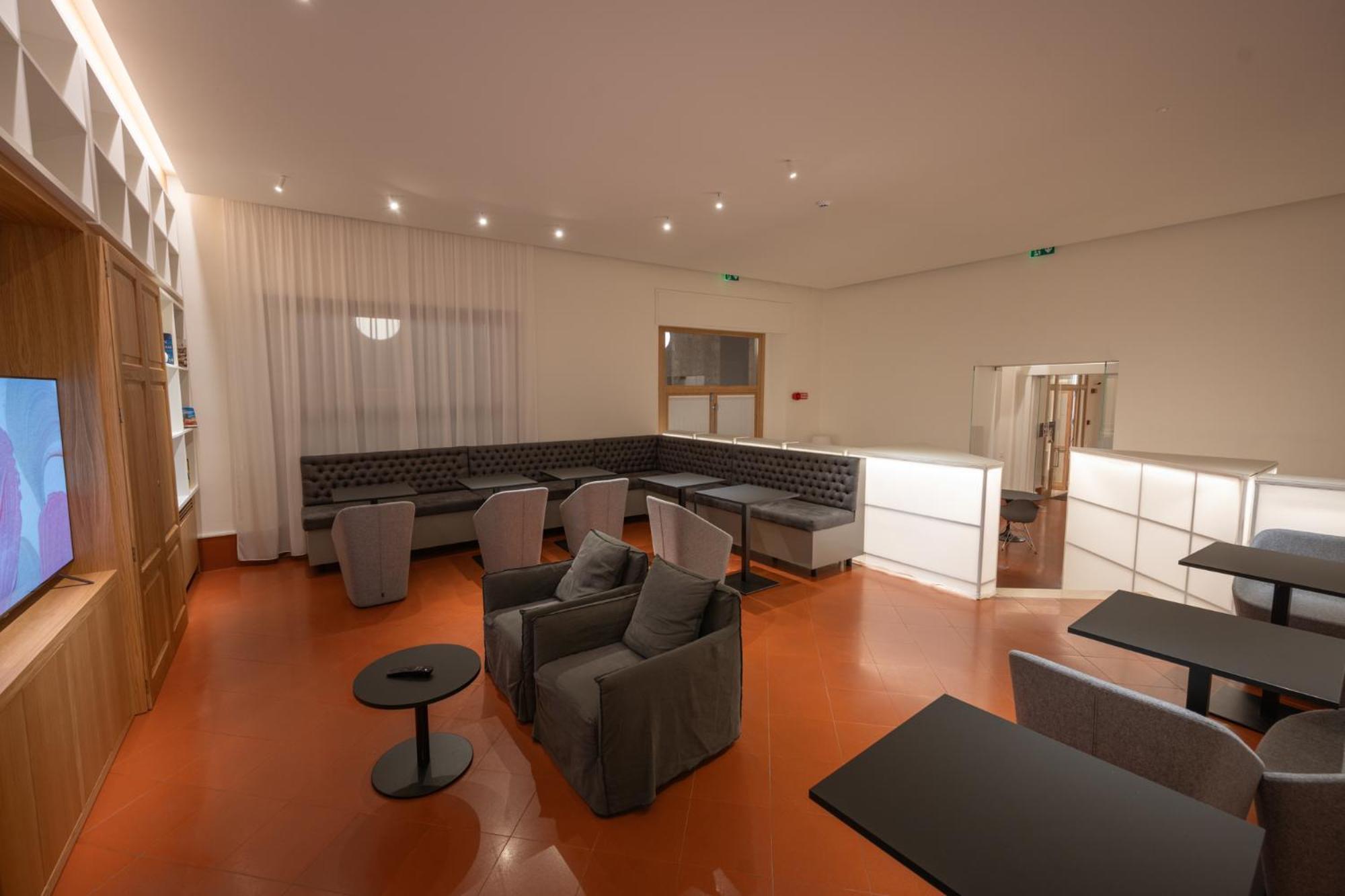 Hotel Moderno アッシジ エクステリア 写真